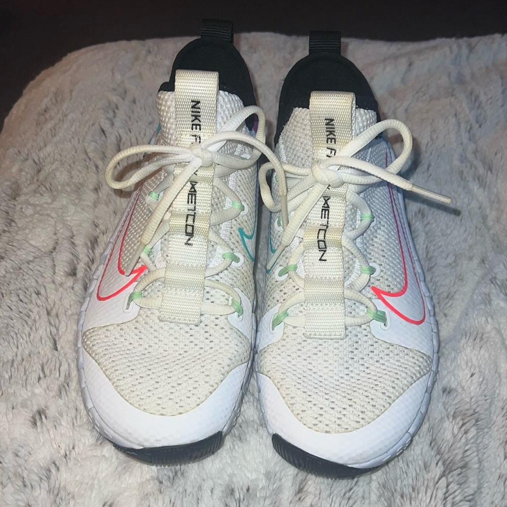 Nike size 8 1/2 and women